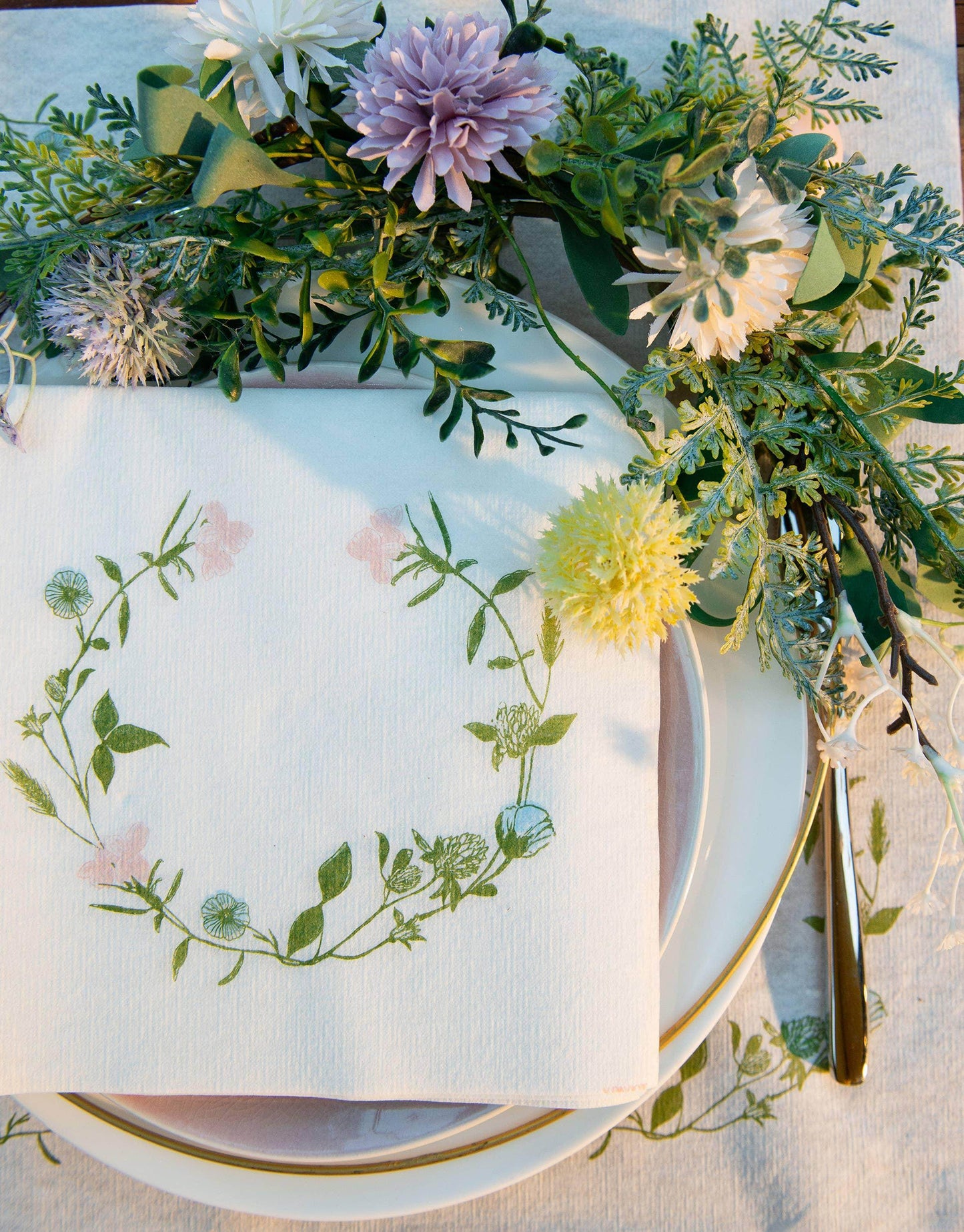 Fleurs de Pres Dinner Napkin - Songbird Gifts
