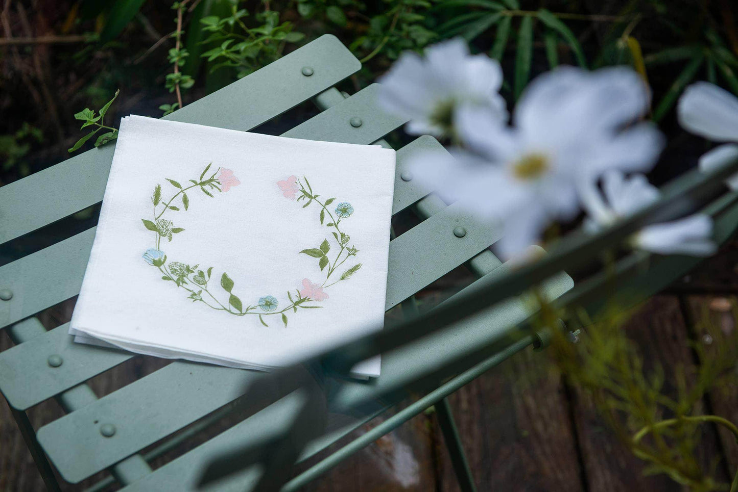 Fleurs de Pres Dinner Napkin - Songbird Gifts