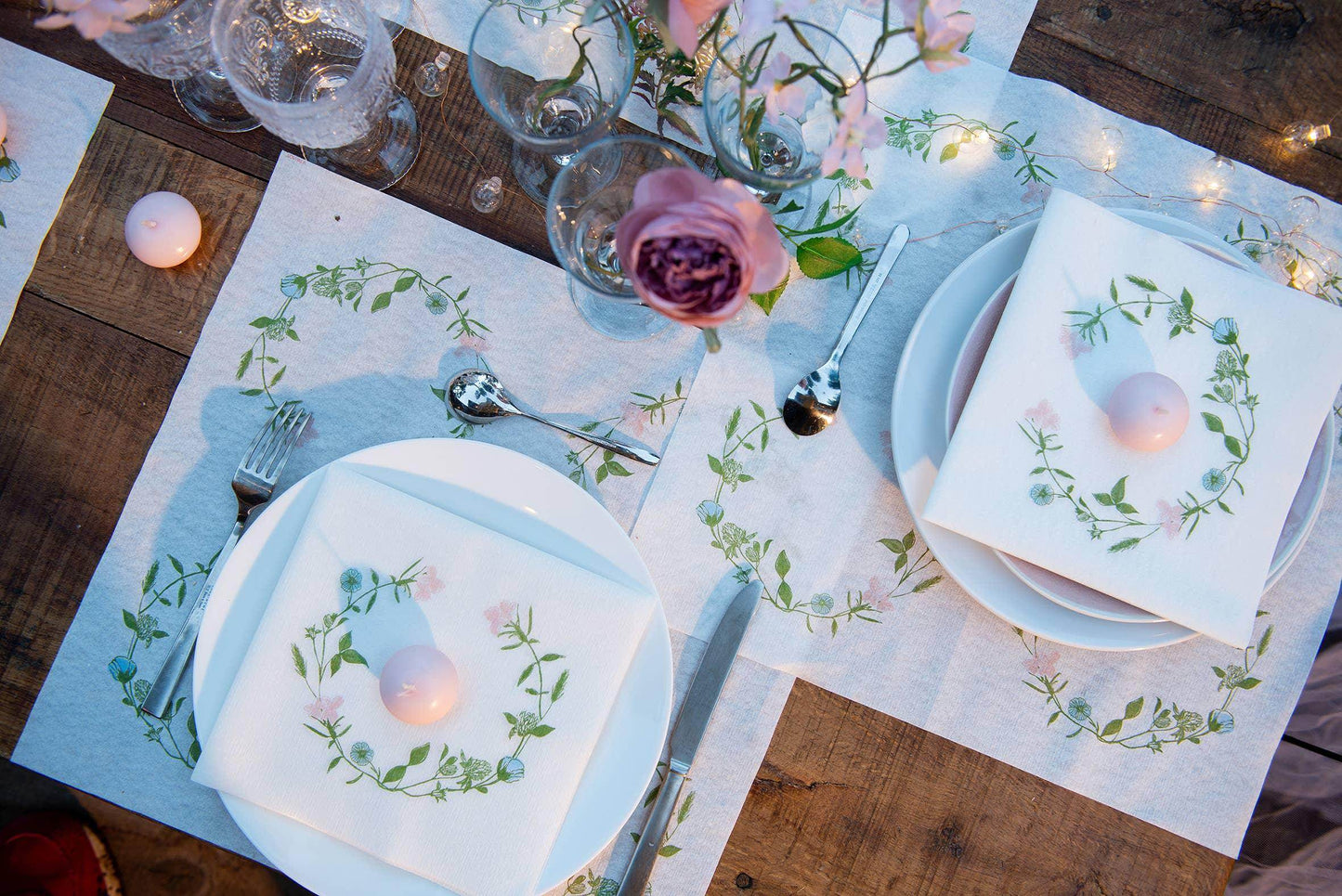 Fleurs de Pres Dinner Napkin - Songbird Gifts